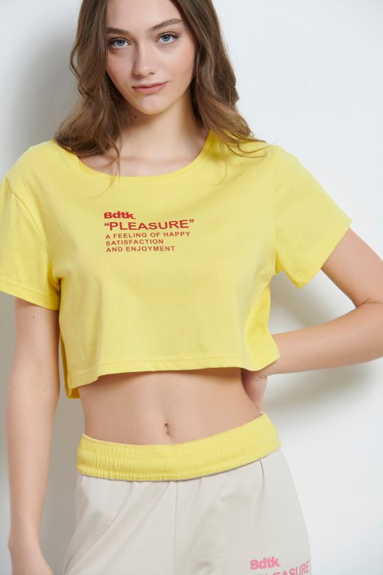 BODYTALK DICTIONARY CROP TOP TEE (1221-906720-00720)